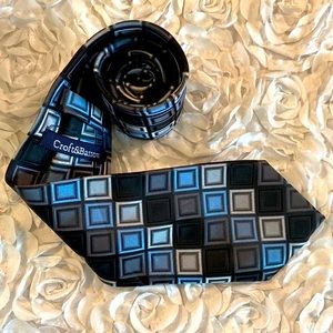 New Croft & Barrow mens check tie